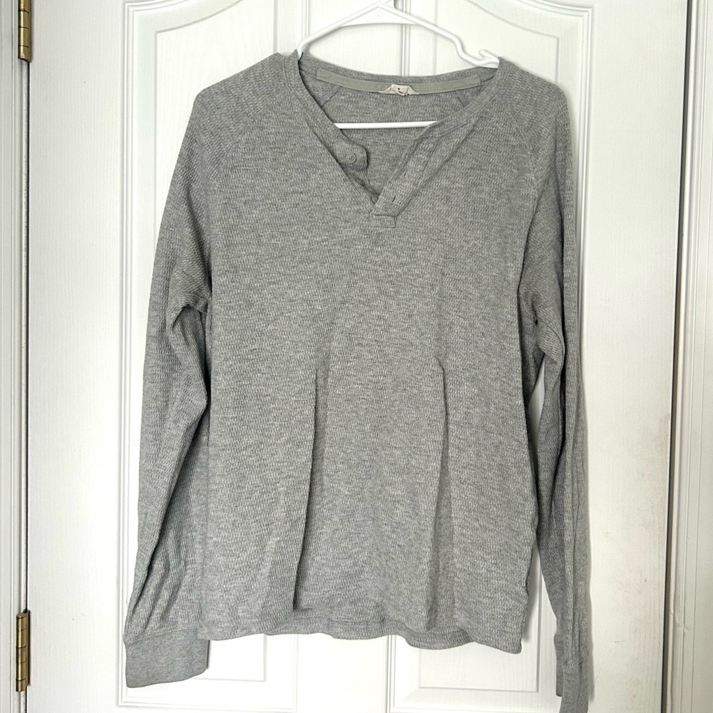 Aeropostale Gray Long Sleeve Top